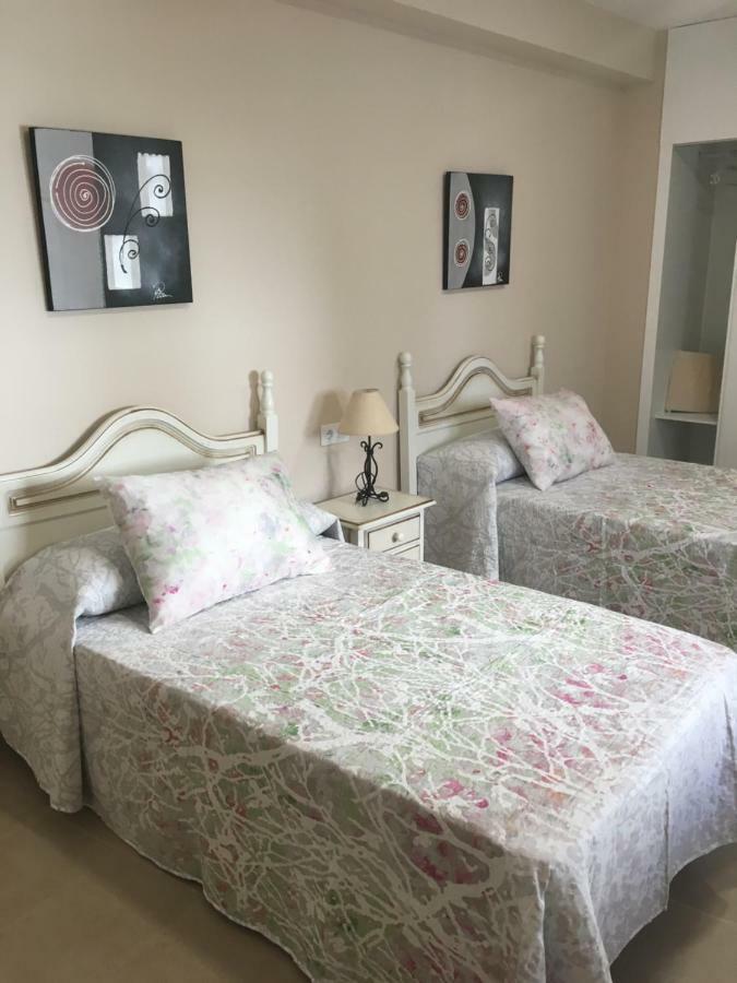 Apartamentos Hela Arjona ภายนอก รูปภาพ